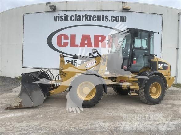 CAT 908M Колесни товарачи