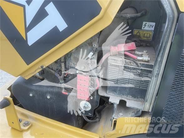 CAT 908M Колесни товарачи