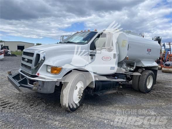 Ford F750 XL Цистерни за вода
