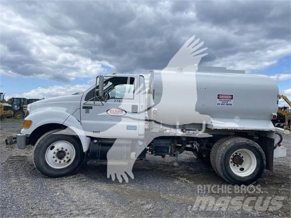 Ford F750 XL Цистерни за вода
