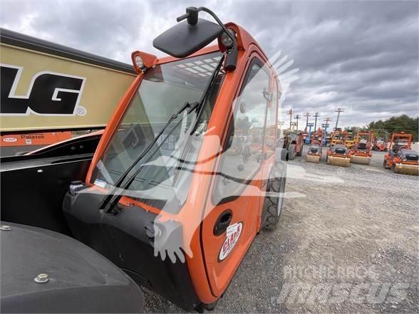 JLG 742 Телескопични товарачи