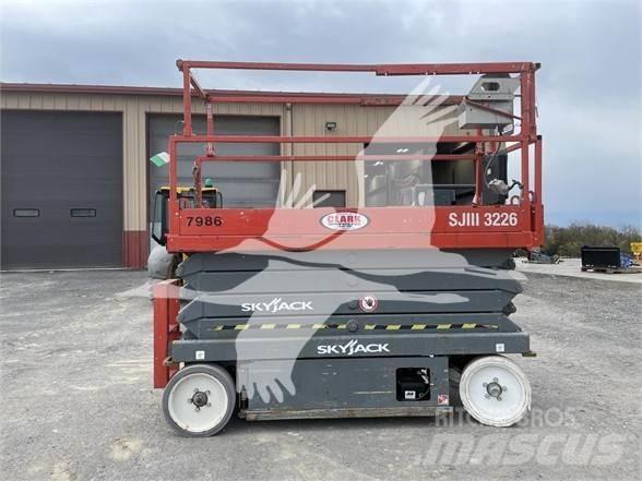 SkyJack SJ3226 Ножични работни платформи