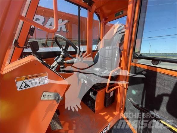SkyTrak 10054 Телескопични товарачи