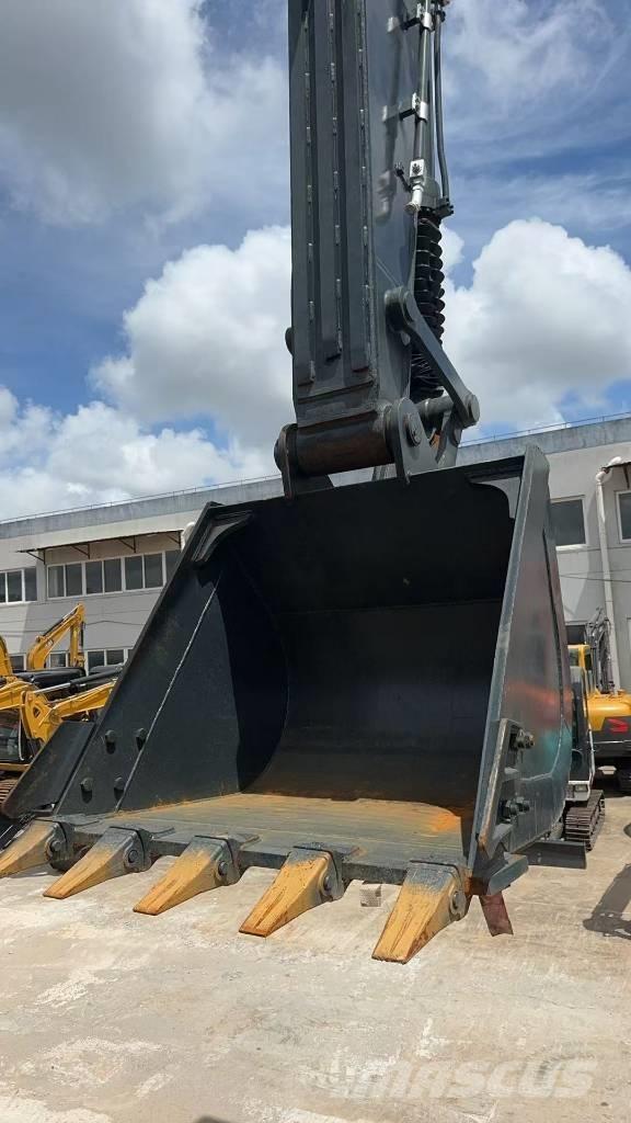 Hyundai r220lc-9s Средни екскаватори 7т - 12т