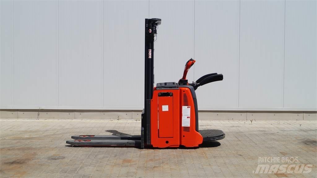 Linde D12AP Колички високоповдигачи с теглич