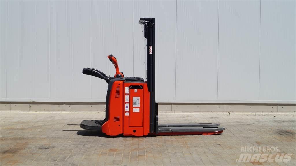 Linde D12AP Колички високоповдигачи с теглич