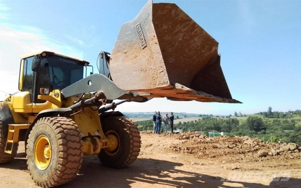 Volvo L 90 F Колесни товарачи