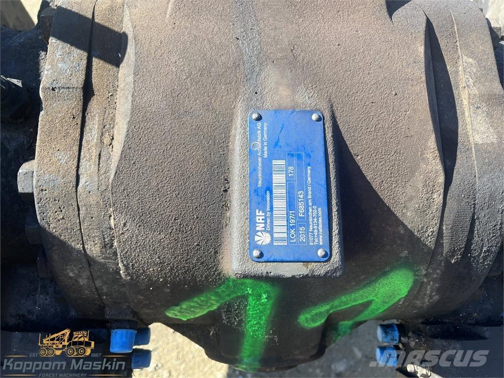 John Deere 1270E Предаване