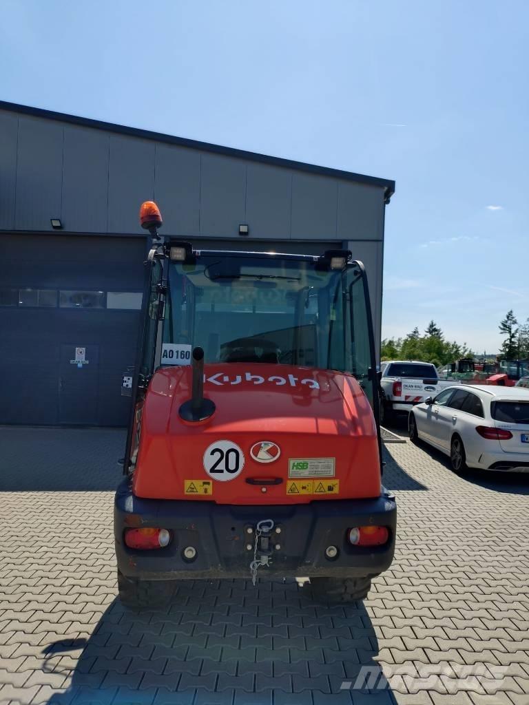 Kubota R 070 Колесни товарачи