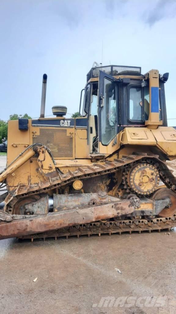 CAT D 6 M XL Верижни булдозери
