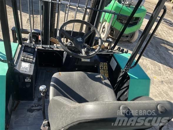JCB 930 Камиони за херавни местности