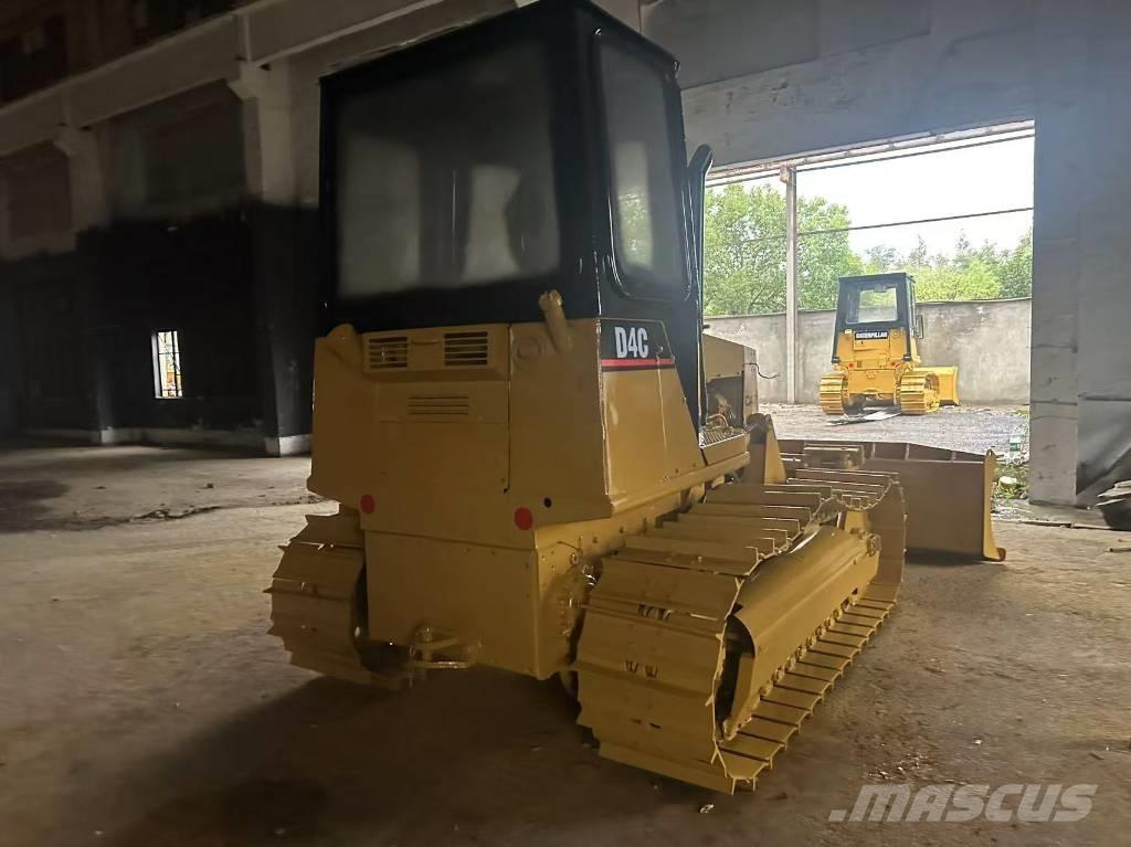 CAT D 4 C Верижни булдозери
