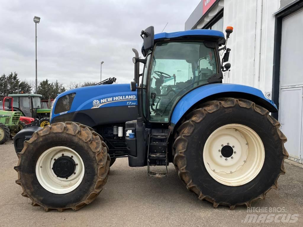 New Holland T 7.210 Трактори