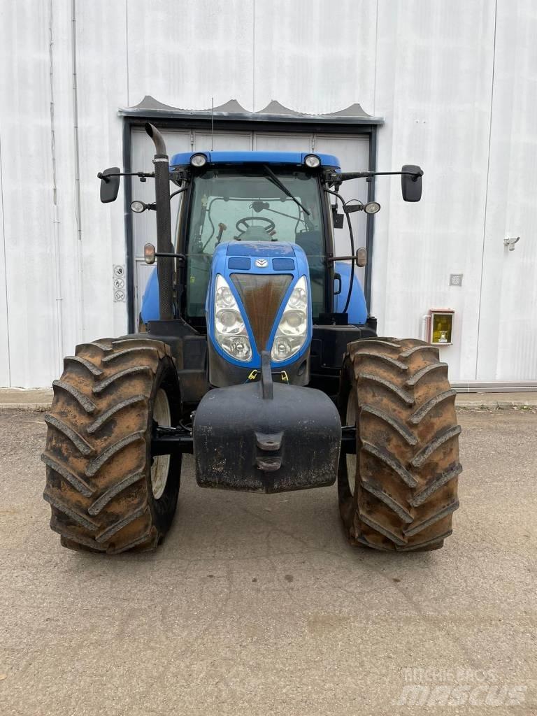 New Holland T 7.210 Трактори