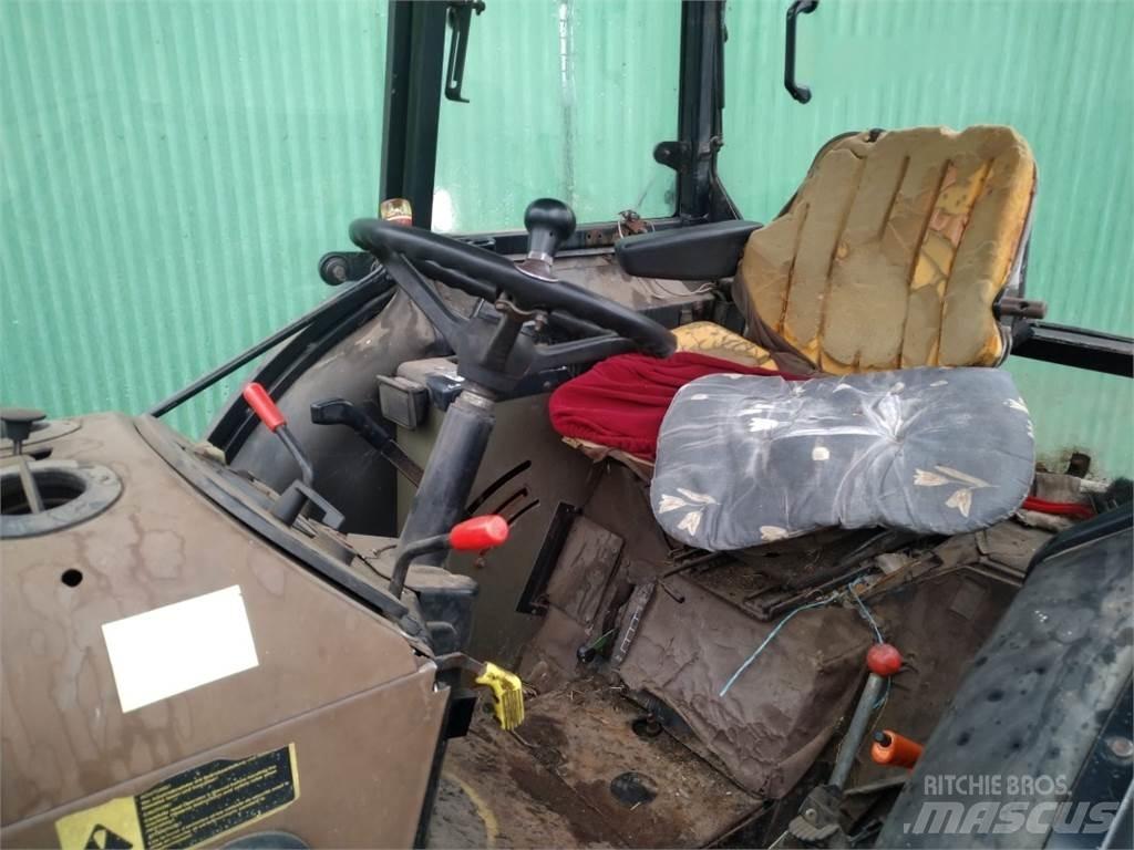 John Deere 1850 Трактори