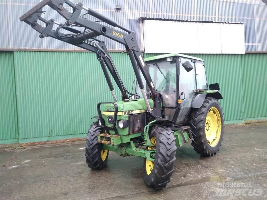 John Deere 1850 Трактори