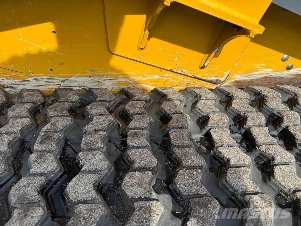 John Deere 317G Мини товарачи
