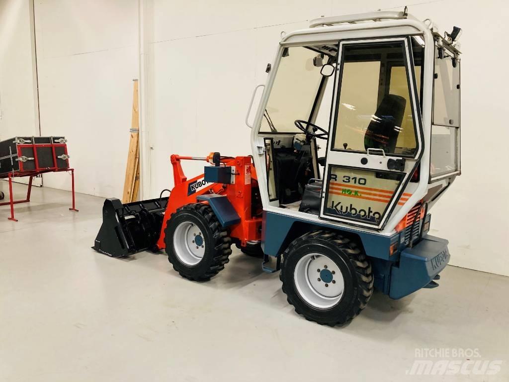 Kubota R 310 Колесни товарачи