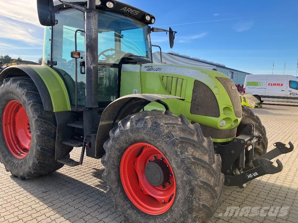 CLAAS Ares 697 ATZ Трактори