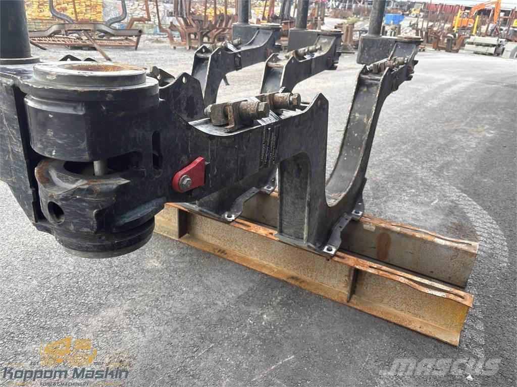 Komatsu 855 Други компоненти