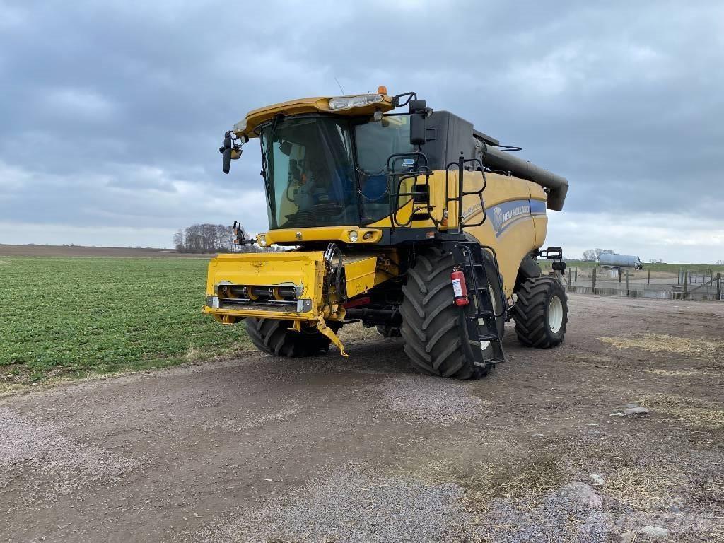 New Holland CX 8090 Комбайни