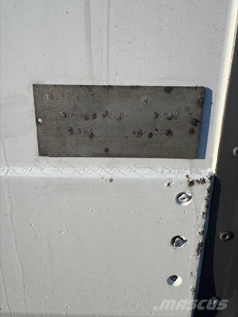 NTM UTP   5 aks Ремаркета фургони