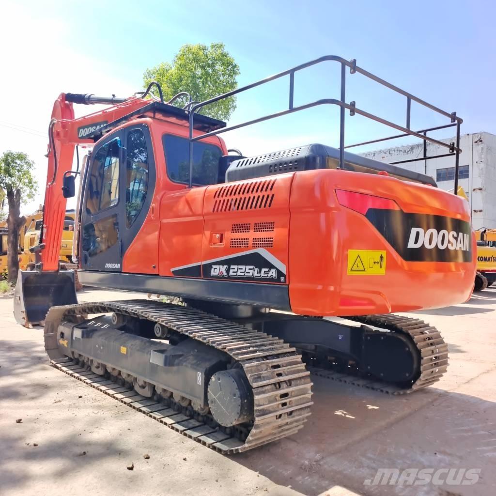 Doosan DX 225 Верижен екскаватор