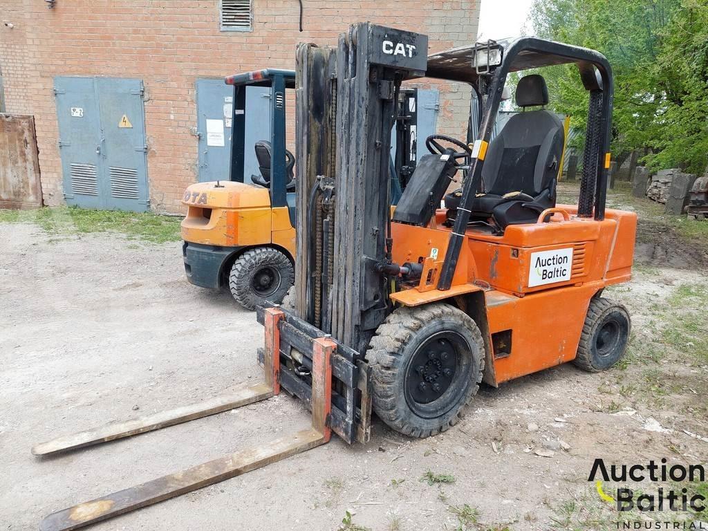 CAT V 50 D Дизелови камиони