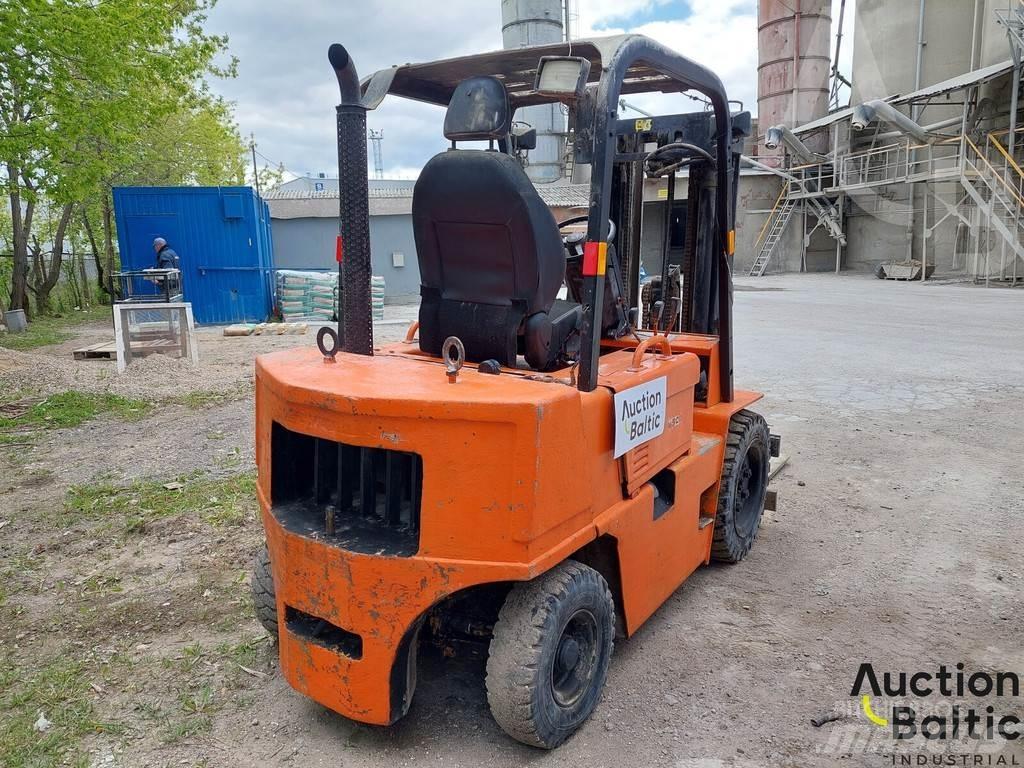 CAT V 50 D Дизелови камиони