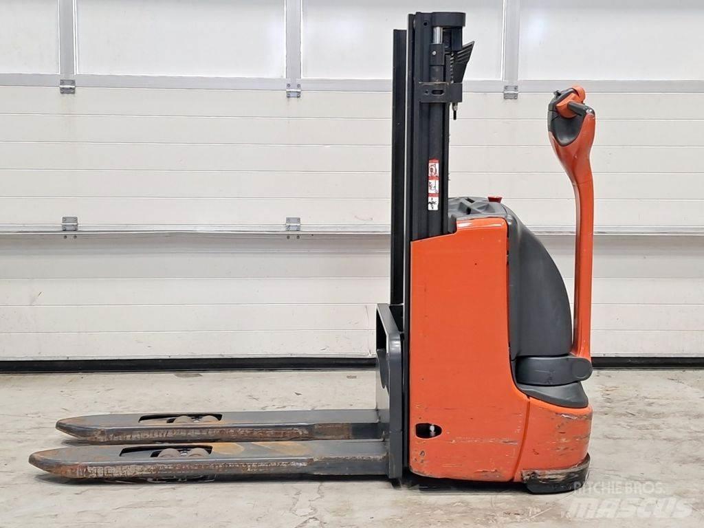 Linde L10 Колички високоповдигачи с теглич