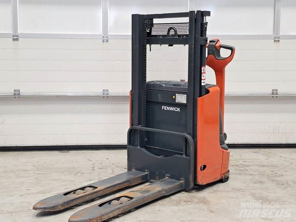 Linde L10 Колички високоповдигачи с теглич