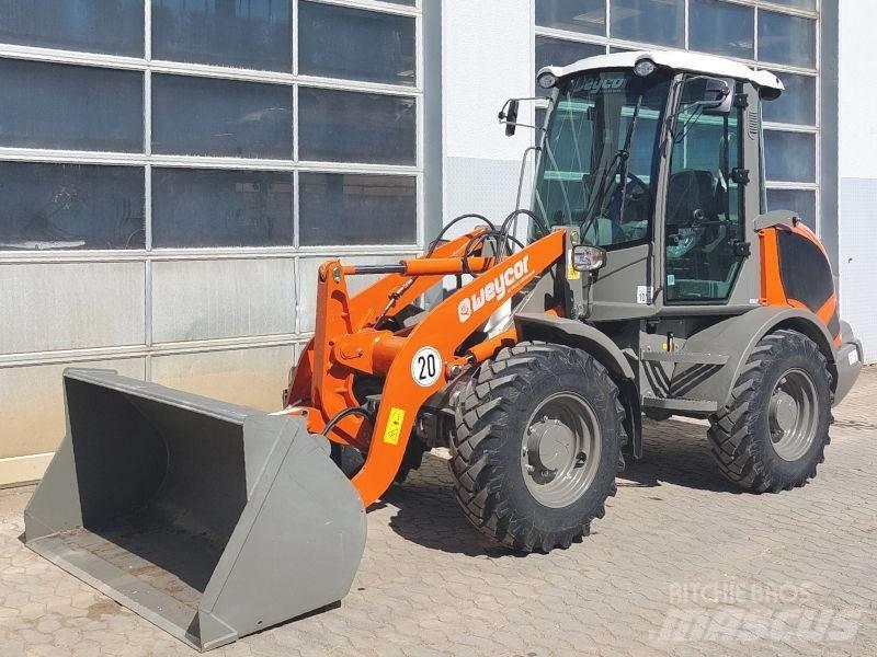 Atlas AR 420 Колесни товарачи