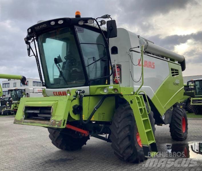 CLAAS TUCANO 430 Комбайни
