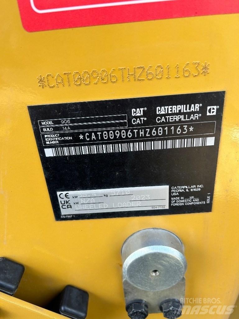 CAT 906 Колесни товарачи