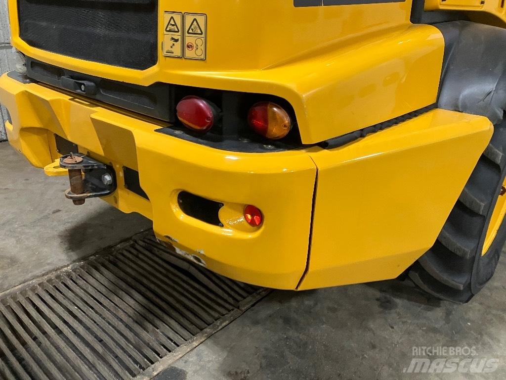 JCB TM 320 Колесни товарачи