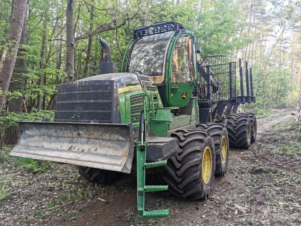John Deere 1110G Форуардери