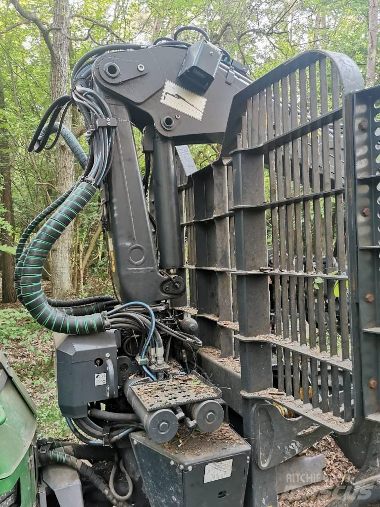 John Deere 1110G Форуардери