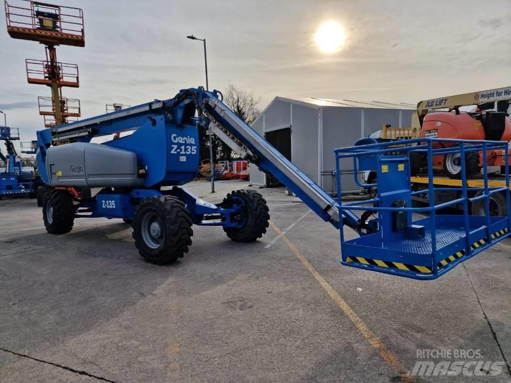 Genie Z 135/70 Съчленени стрелови подемници