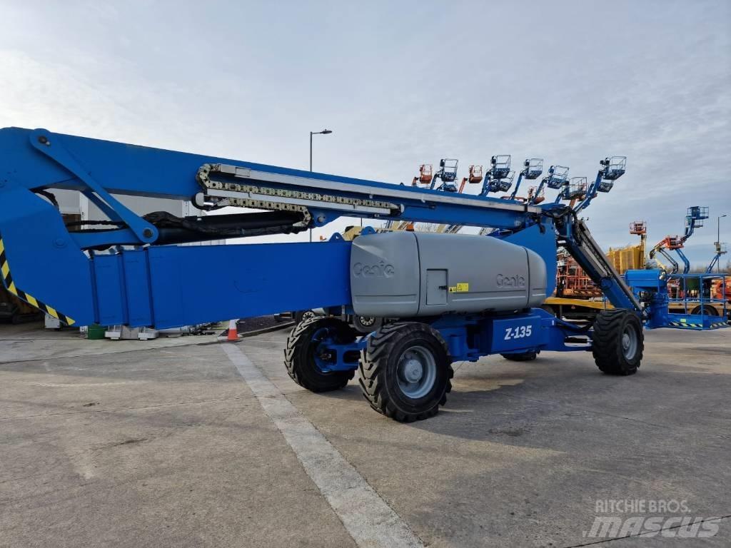 Genie Z 135/70 Съчленени стрелови подемници