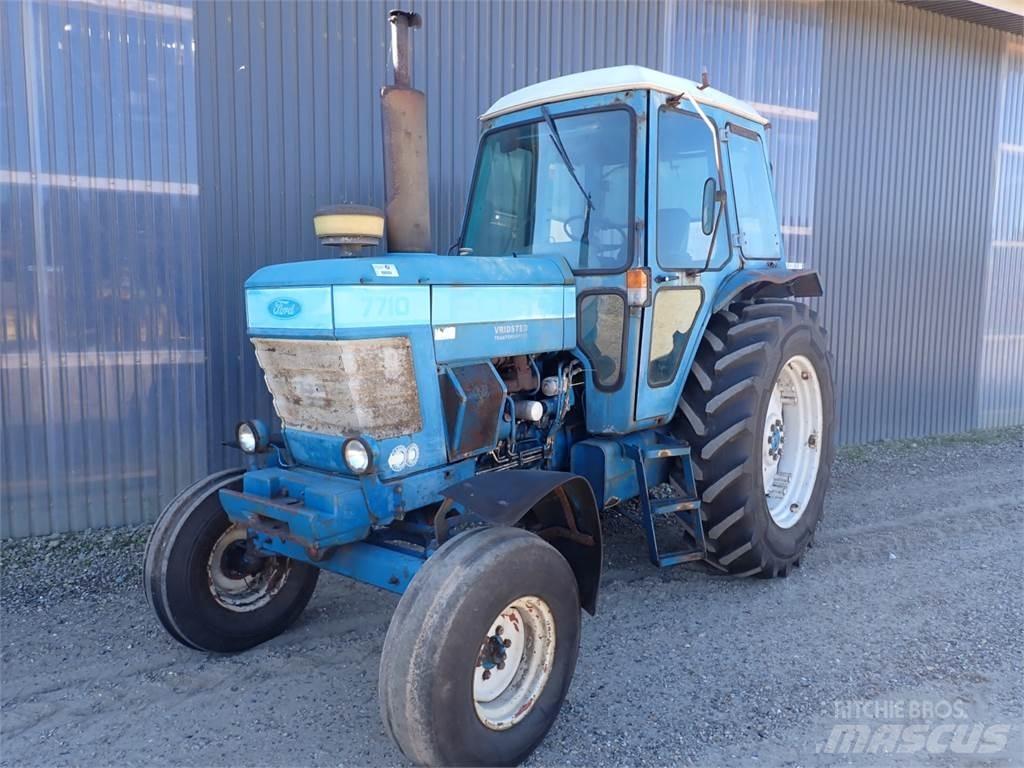 Ford 7710 Трактори