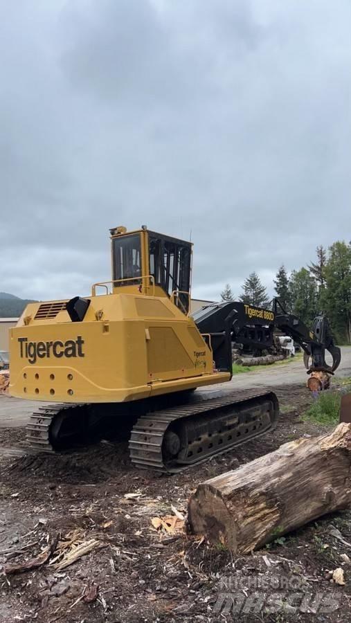 Tigercat 880D Товарачи с наклонена стрела
