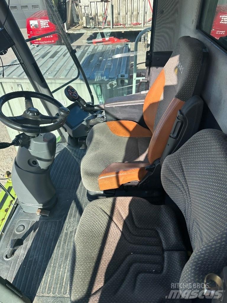 CLAAS Lexion 560 Комбайни