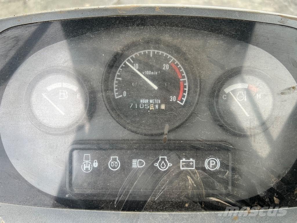 Hitachi EG 40 R Верижни дъмпери