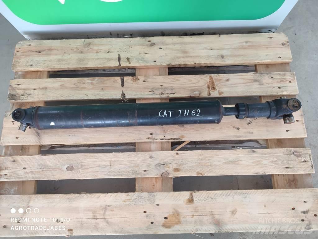 CAT TH63 drive shaft Оси
