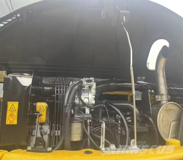  Komats PC78US-6 Средни екскаватори 7т - 12т