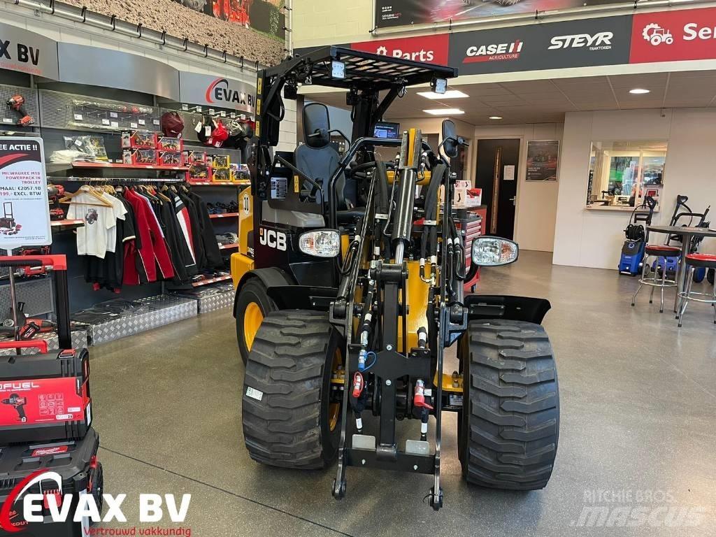 JCB 403 Plus Колесни товарачи