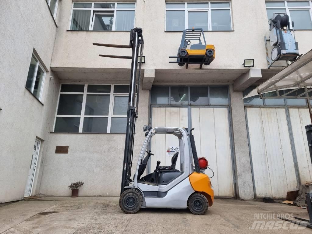 Still RX70-25T Камиони с АГУ