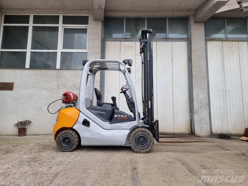 Still RX70-25T Камиони с АГУ