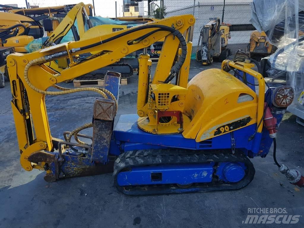 Brokk 90 Багери за разрушаване
