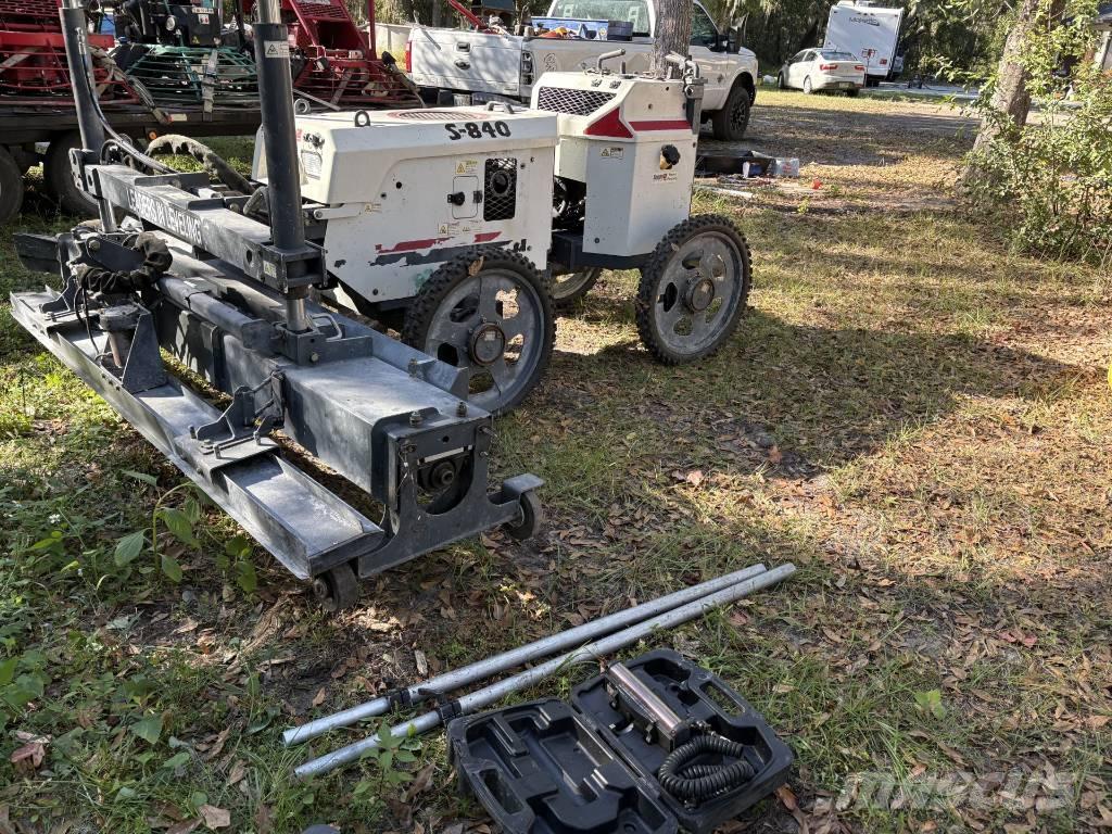 Somero S-840 Стрела за разпределение на бетон